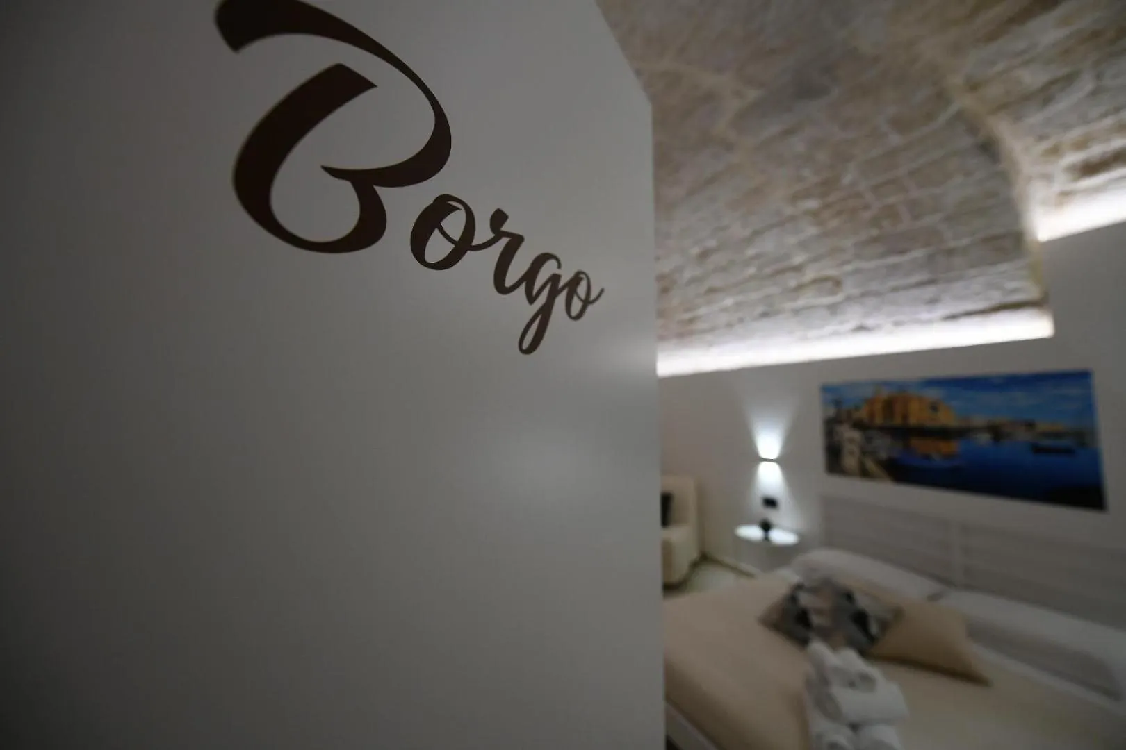 Al Guiscardo 8 Bed & Breakfast Bari Italy